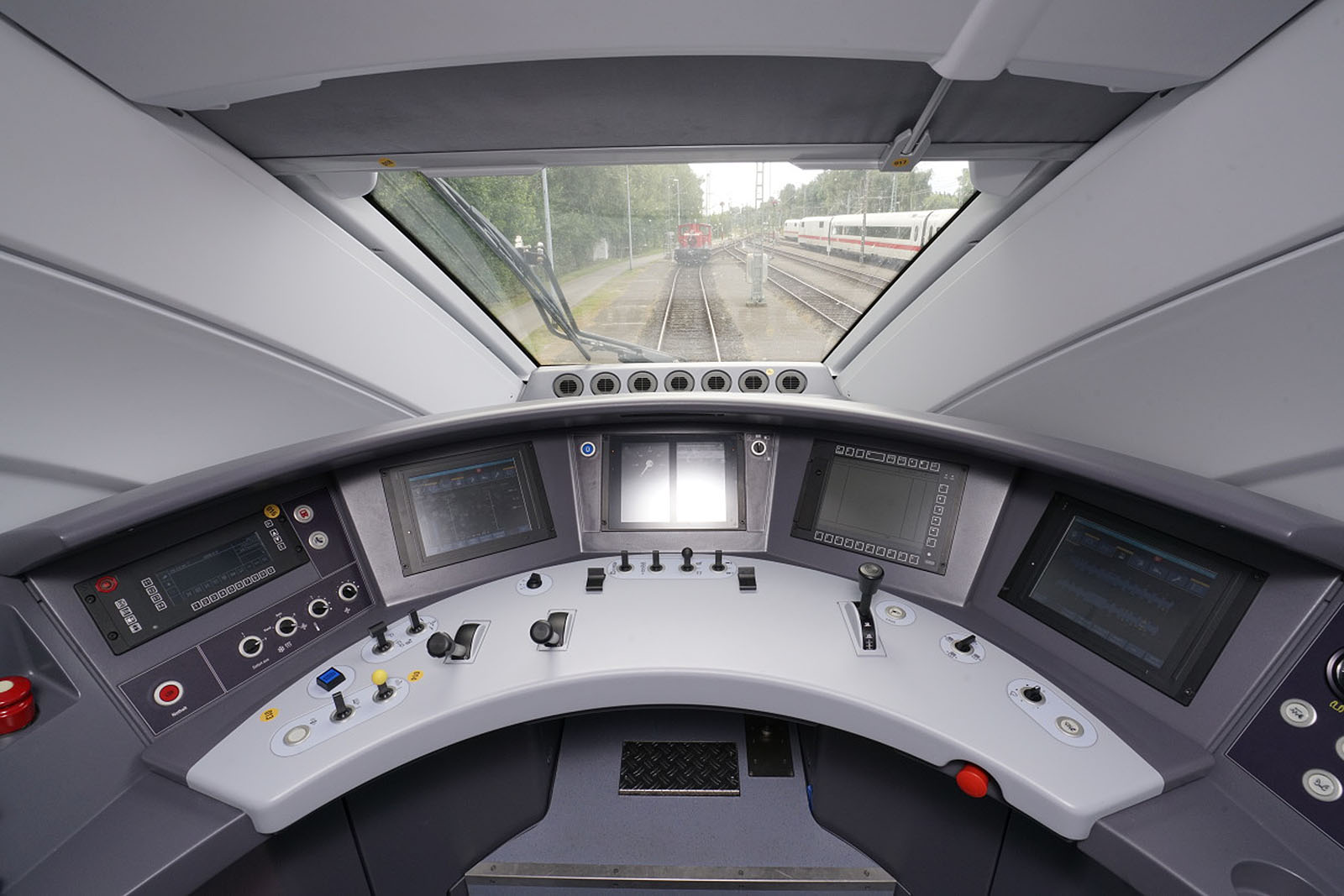 [DE] Siemens and Deutsche Bahn celebrate the arrival and