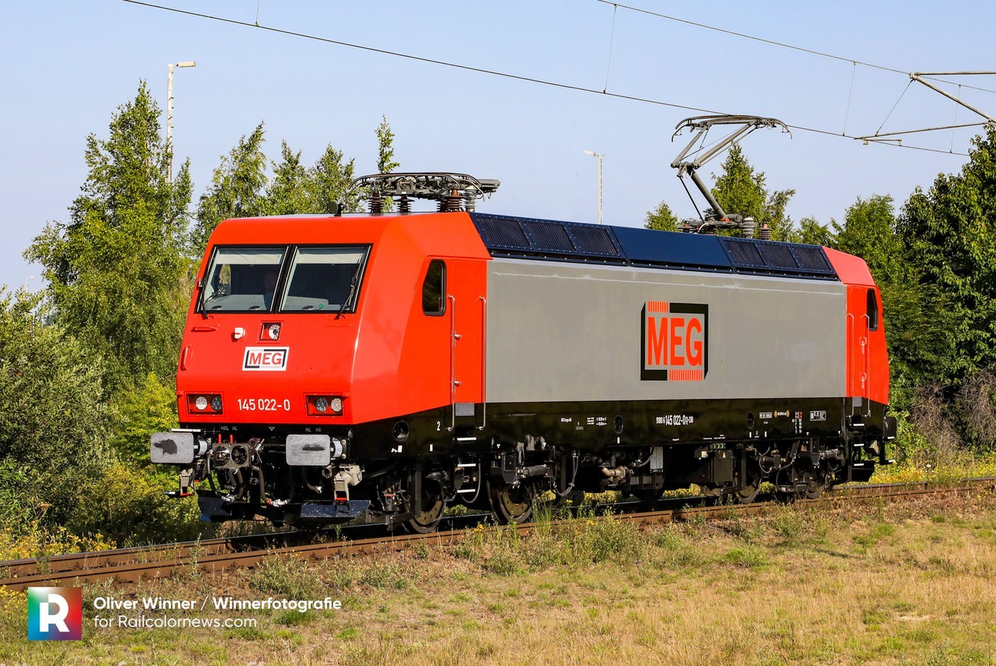 📷 by Oliver Winner / @Winnerfotografie 🇩🇪 DB Cargo 145 fleet update – all MEG designs ⬆️ Find more pictures and overview on RailcolorNews.com
.
.
.
.
.
#DBCargo #Alstom #AlstomTRAXX #DeutscheBahnCargo #BR145 #TraxxAC #DBC #MEG #railways #railcolornews #eisenbahnfotografie #eisenbahn #züge #BR145 #trains #bahn #bahnfotografie #railroads #rails #baureihe145 #bahnbilder #trainspotting #railfanning #ellok #electriclocomotive #145022 #MitteldeutscheEisenbahn