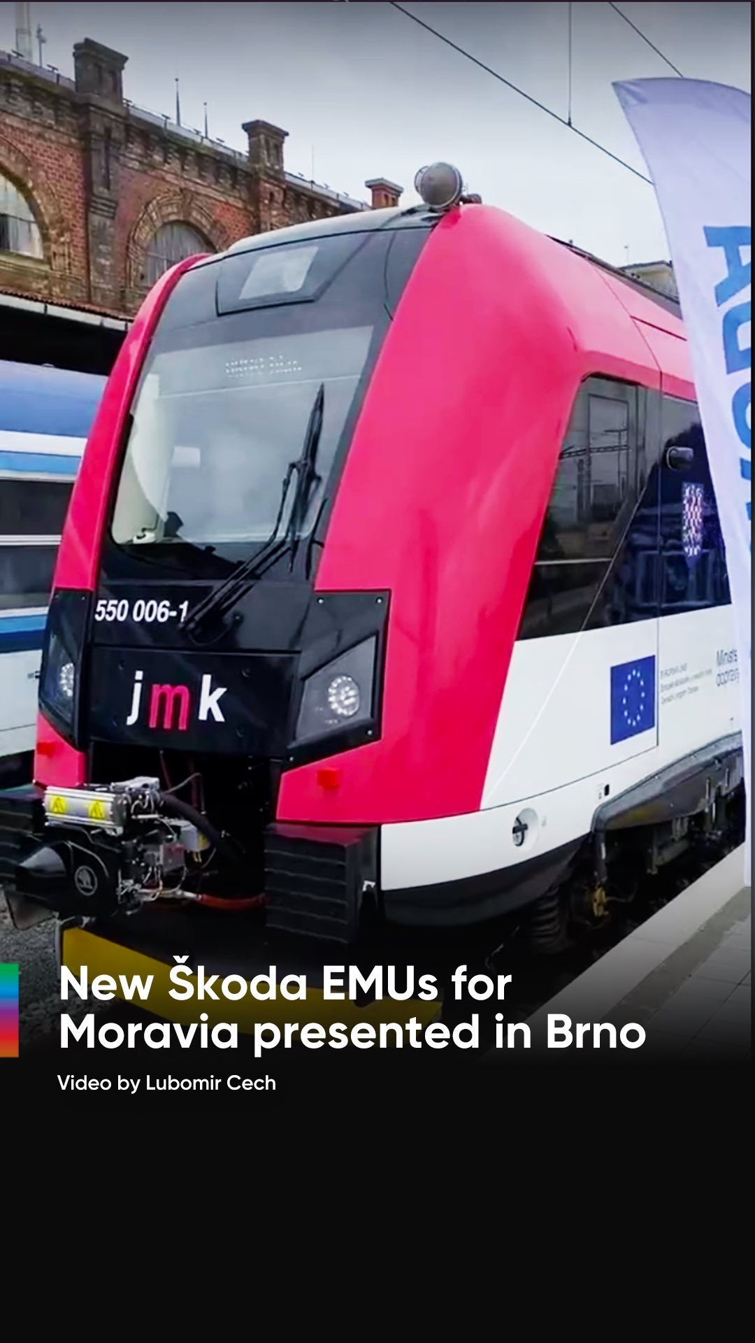 🎥 by Lubomir Cech 🇸🇰 New Moravia Škoda EMU’s presented in Brno 🇨🇿 Read more on RailcolorNews.com ➡️ 

. 

. 

.

.

#skoda #skoda7ev #moravia #škoda #skodatransportation #JMK #vlaky #brnohln #railways_of_europe #eisenbahnfotografie #railwayphotography #tren #zeleznice #electriclocomotive #locomotive #eisenbahn #bahnphoto #railcolor #railways #railfans #emu #trainreels