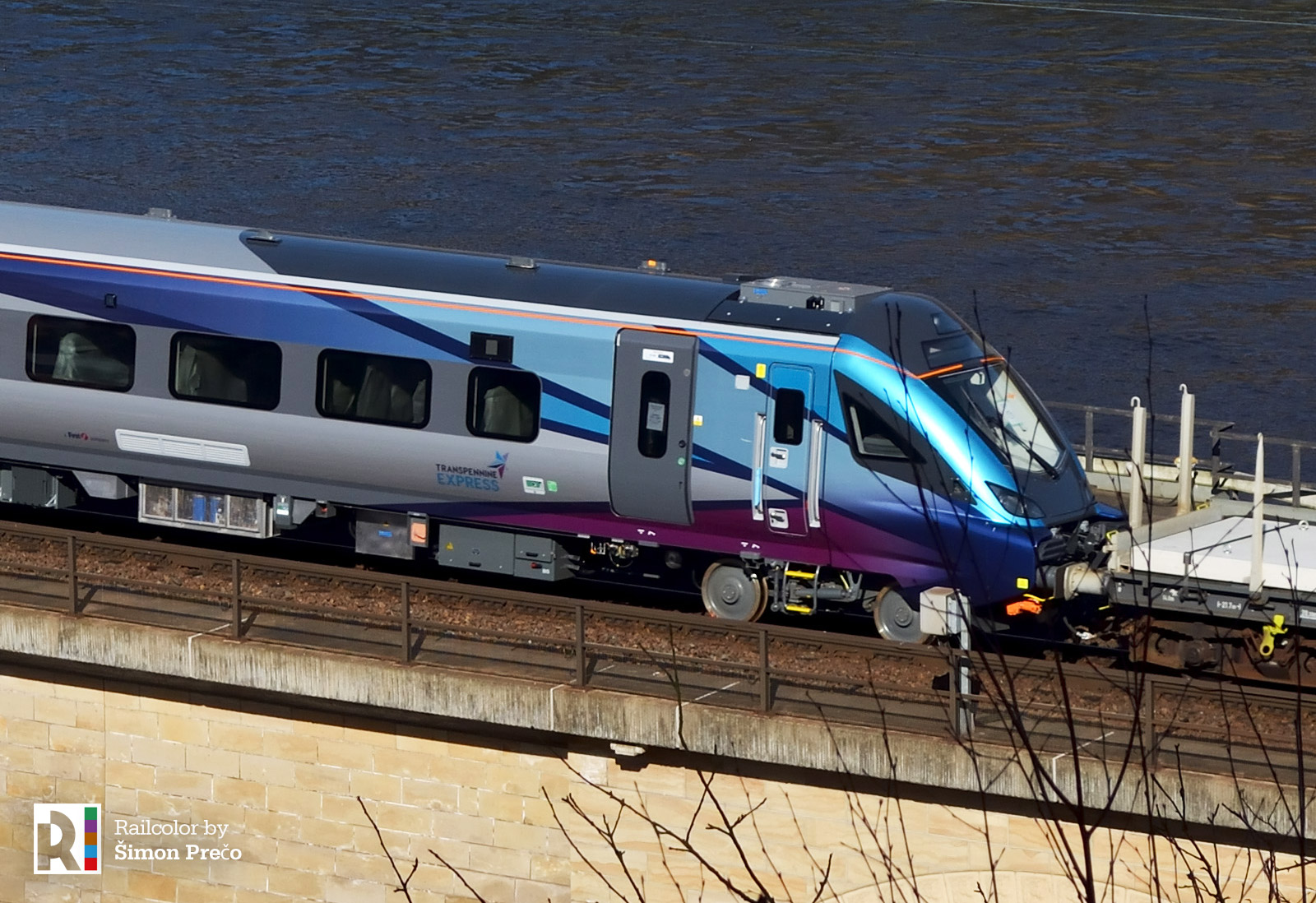 Транспорт 27. Mk5 coach. Class 397. Mk2 coach. Griffin locomotive.