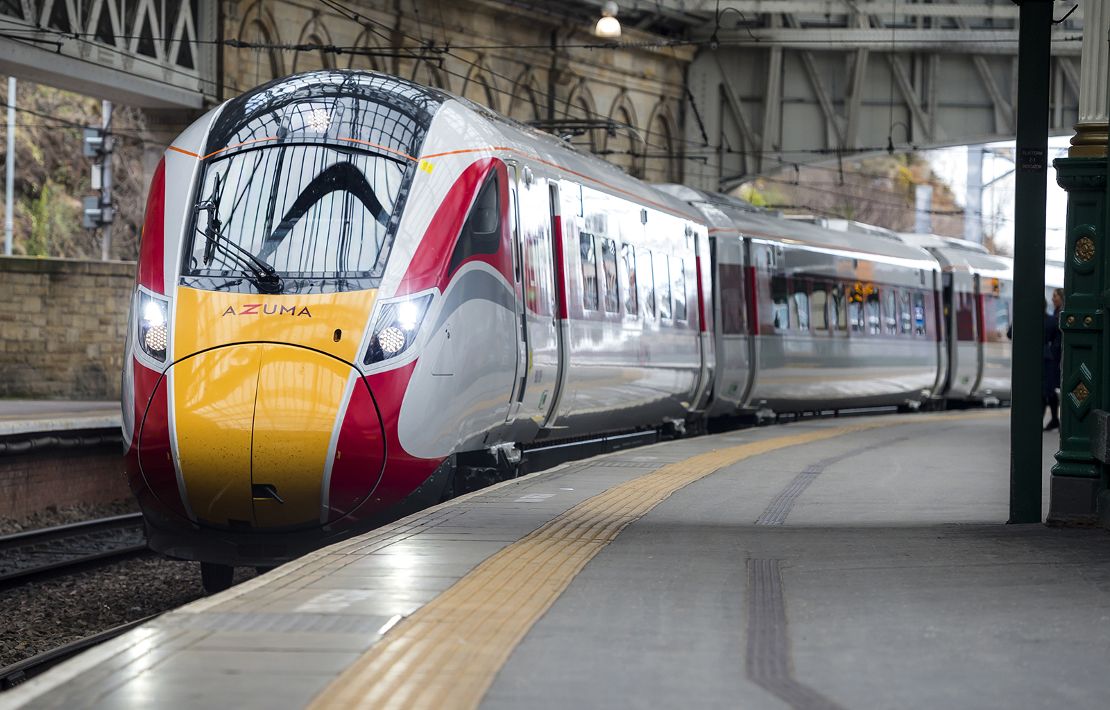 UK LNER officially launches its Azuma fleet on the East ...