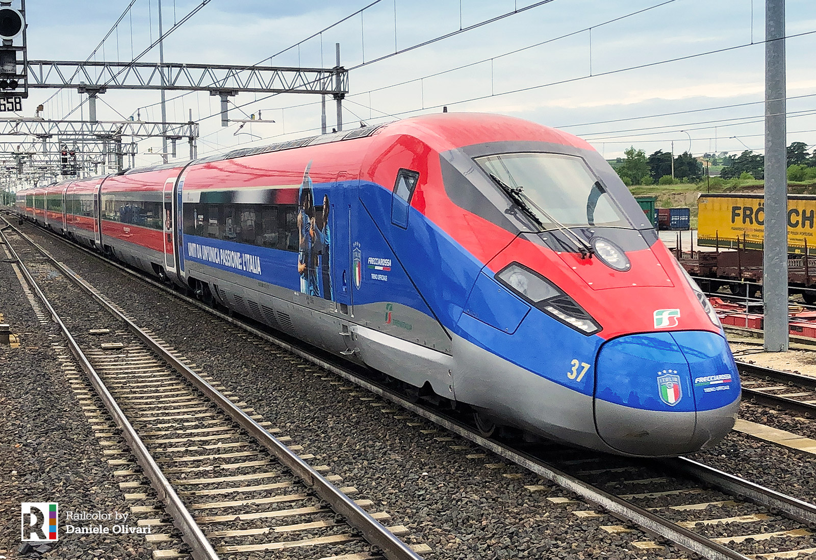 It Treno Ufficiale Frecciarossa 1000 In Italian Football Livery Railcolor News