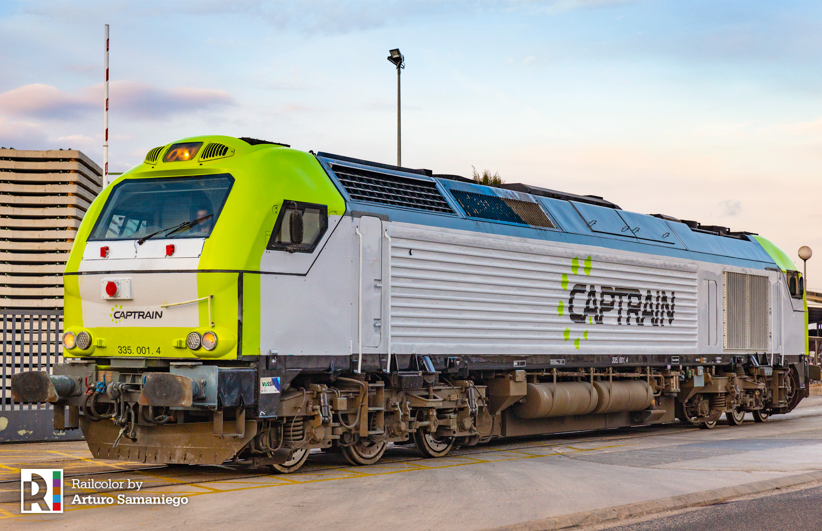 Es Expert The First And Second Euro 4000 In Captrain Livery Updated X2 Railcolor News