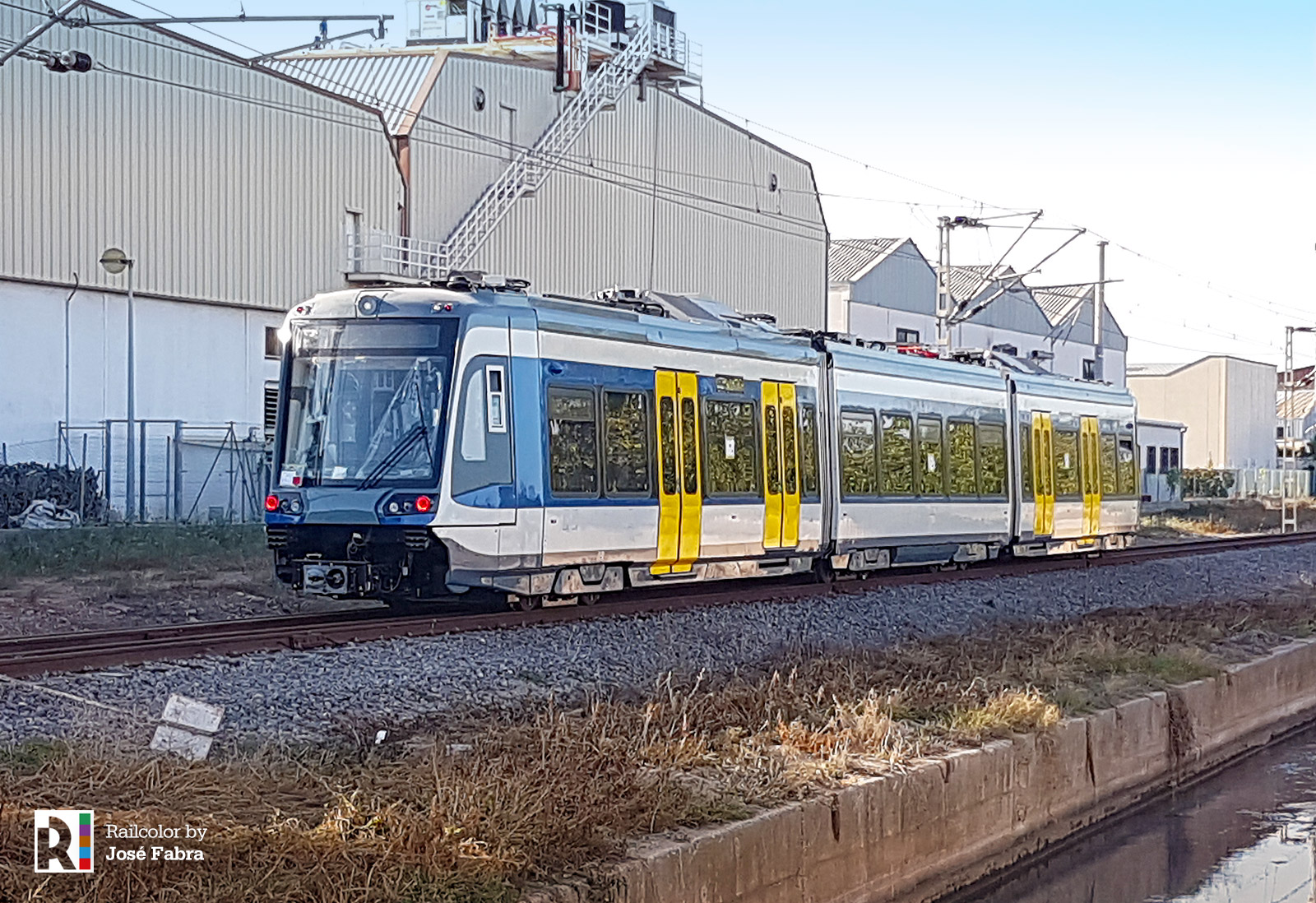 Hu A Tram Train For Hungary Stadler S Bi Mode Citylink For Mav Is Out Railcolor News